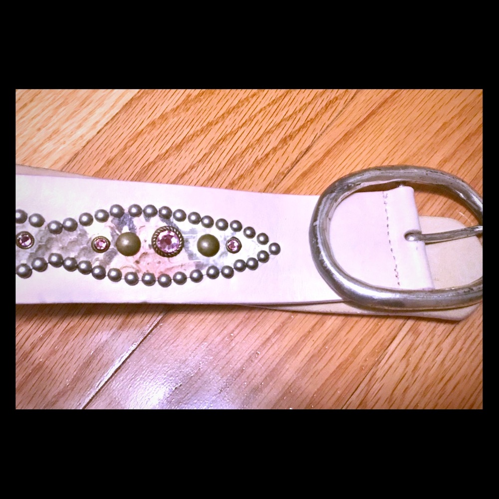 Leather light pink belt